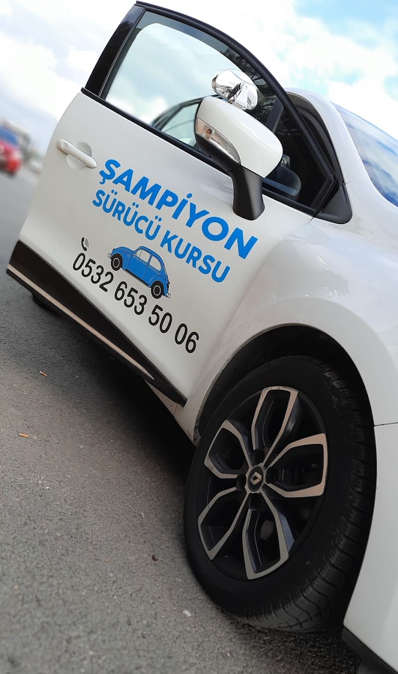 Şampiyon Sürücü Kursu