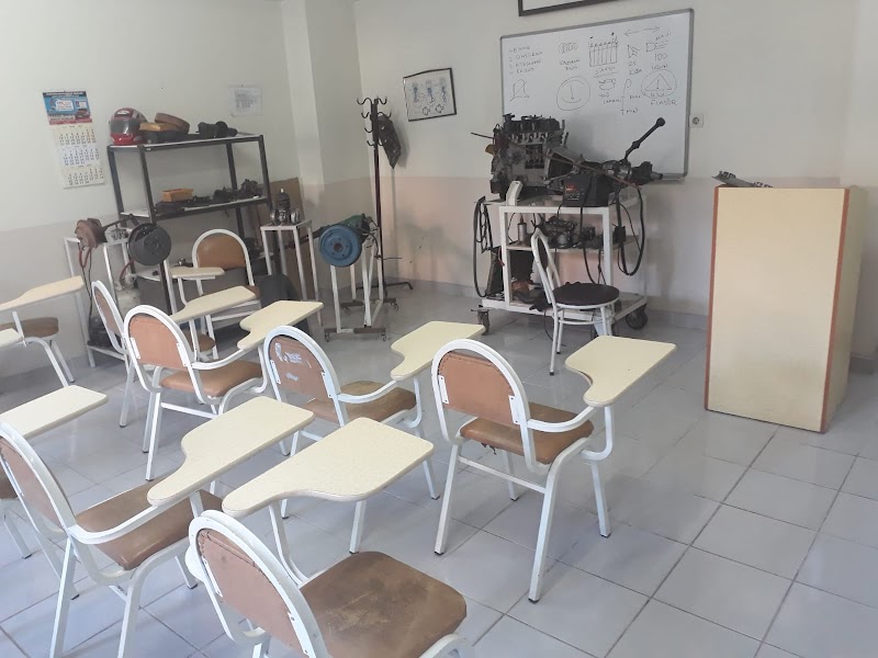 Uzman Sürücü Kursu (Çarşı Şubesi)