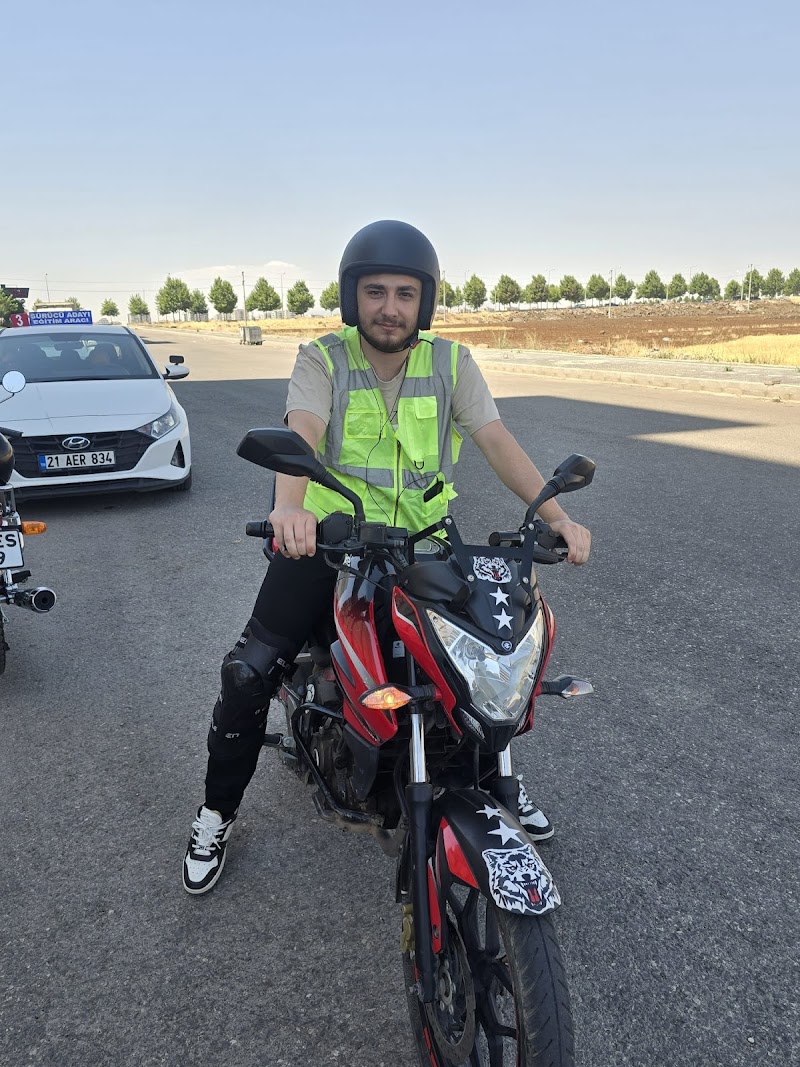 Akyüzler Vip Sürücü Kursu