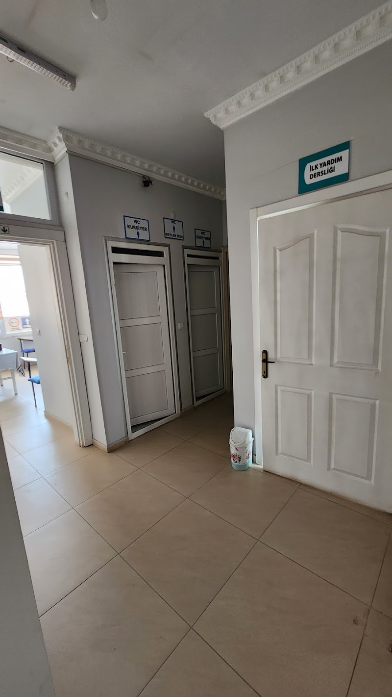 Öz Ahlat Sürücü Kursu