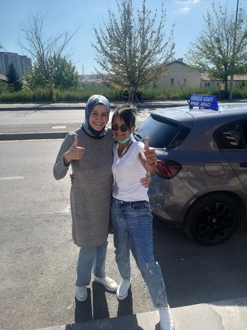 Aysima Yeşilöz Sürücü Kursu