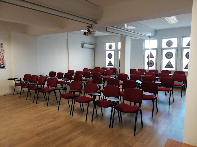 Akademik Sürücü Kursu (Halkalı Şubesi)