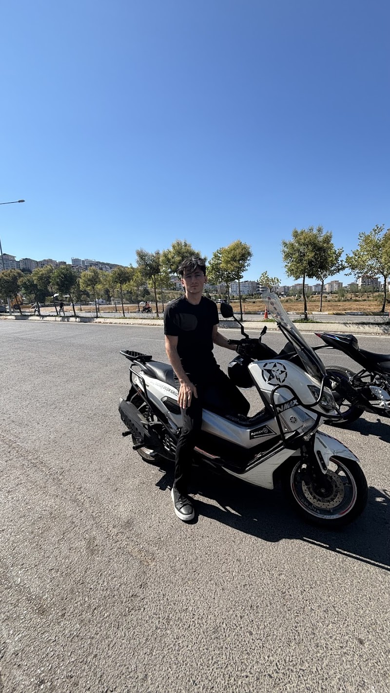 Genç Akademik Gelişim Sürücü Kursu