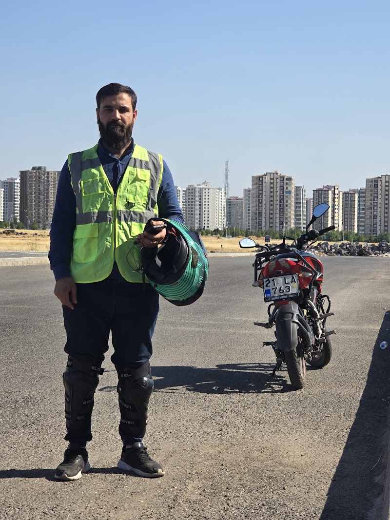 Akyüzler Vip Sürücü Kursu