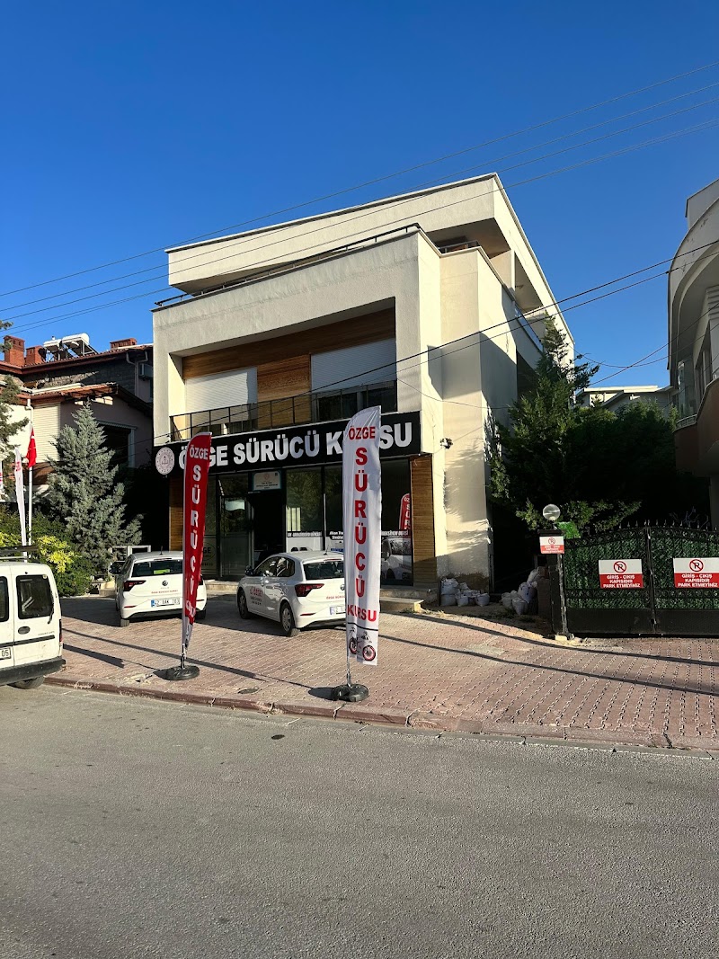 Öz Özge Sürücü Kursu